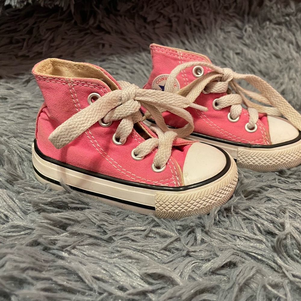 Pink converse - Picture 3 of 3